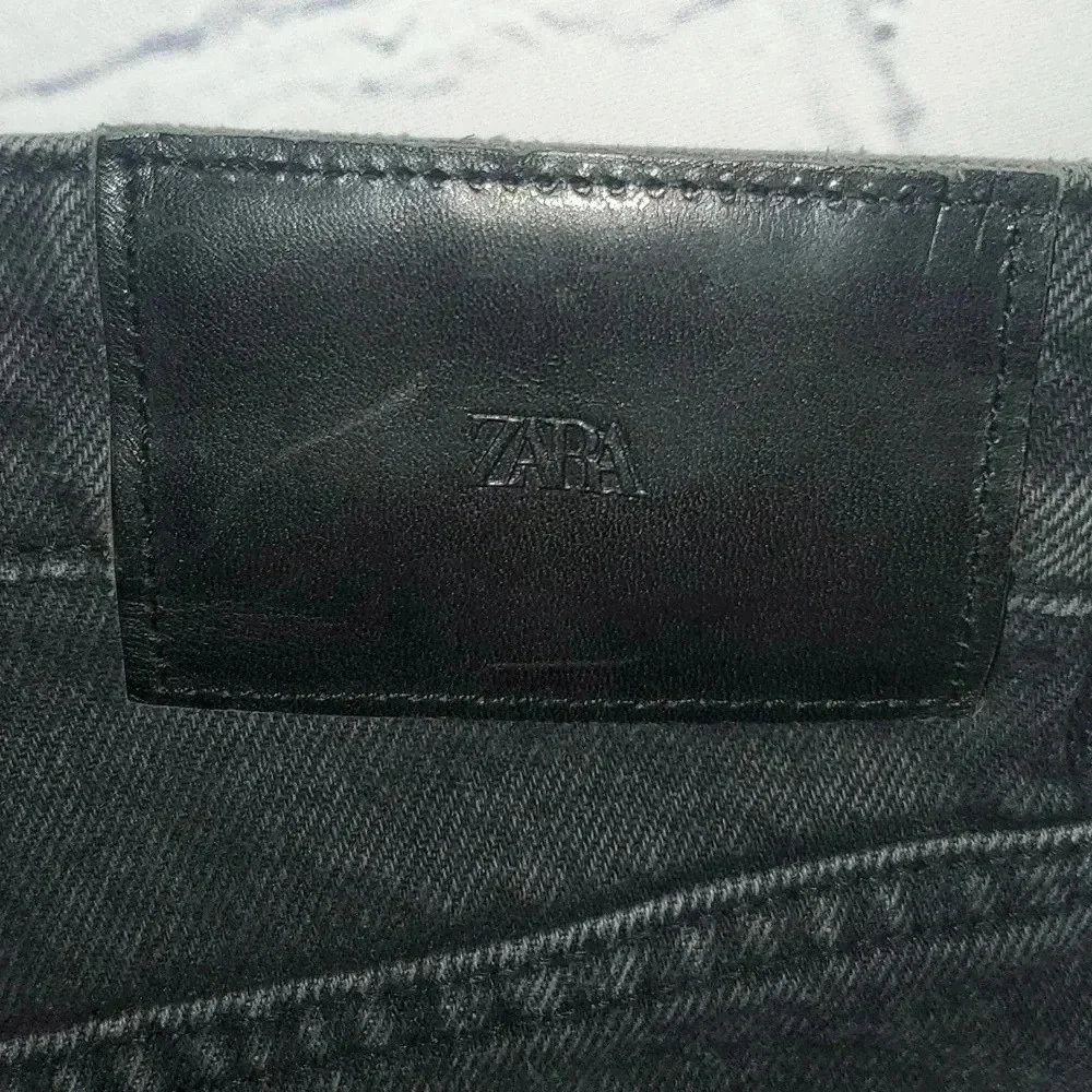 Zara Women's Relaxed Baggy Fit Button Up Black Non Distressed  Unhem Jeans Sz 2 - Picture 9 of 12